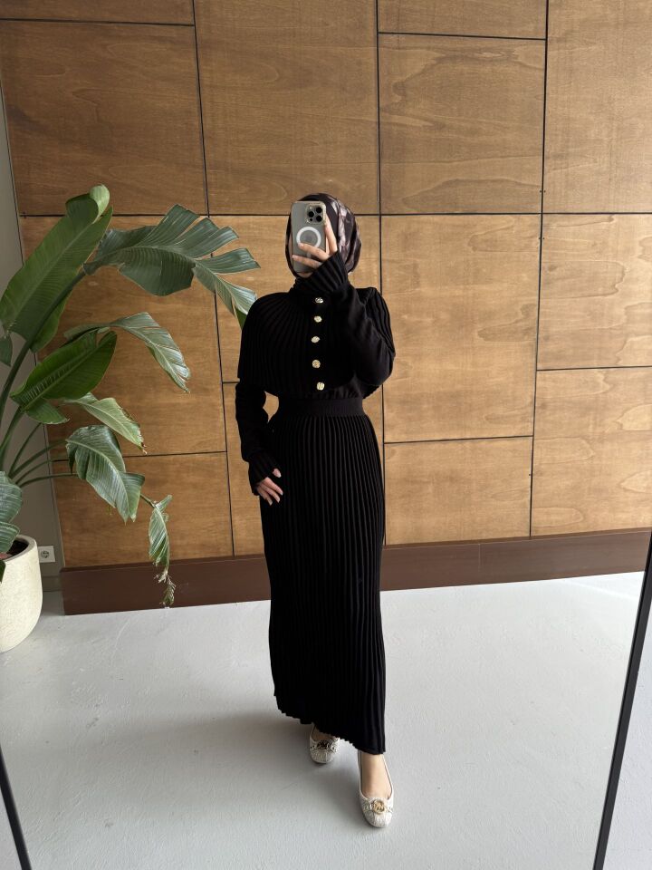 Pelerin Detaylı Triko Elbise Siyah