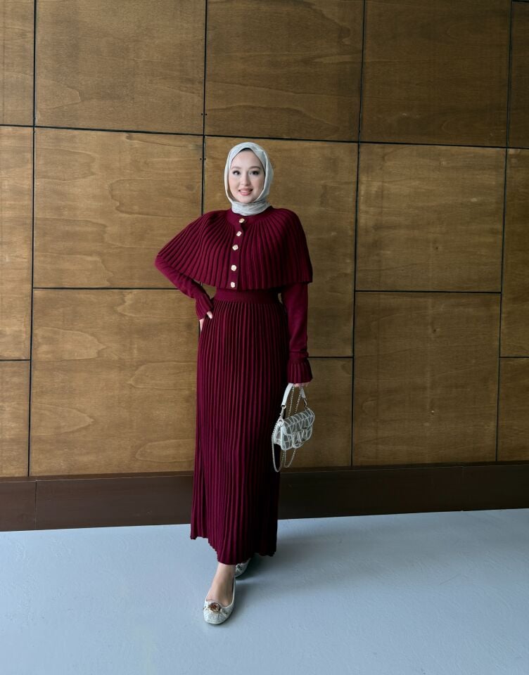 Pelerin Detaylı Triko Elbise Bordo