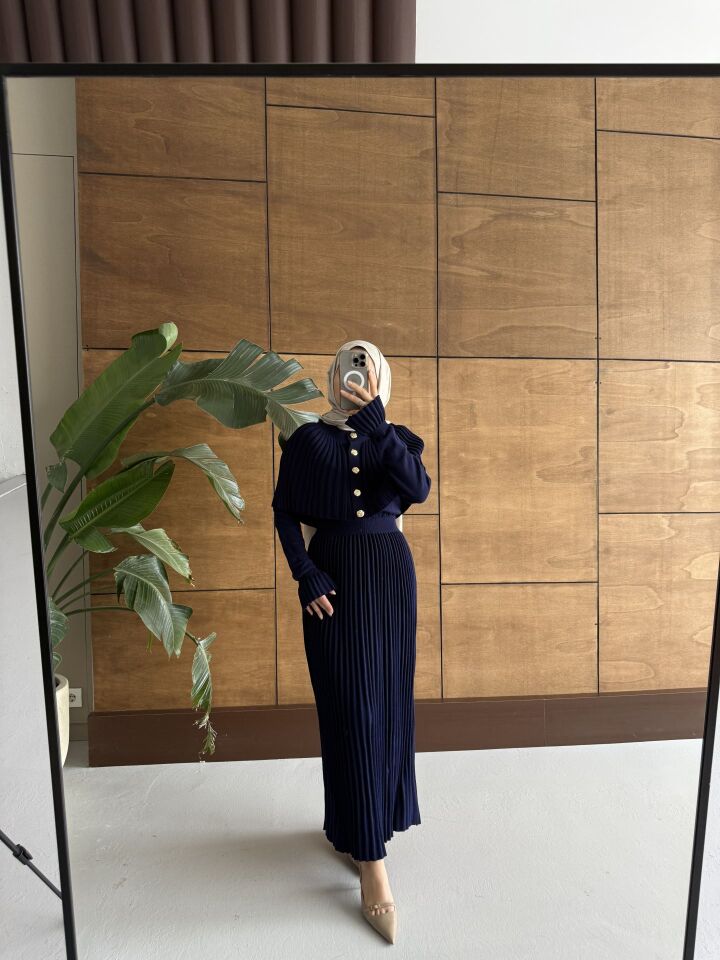 Pelerin Detaylı Triko Elbise Lacivert