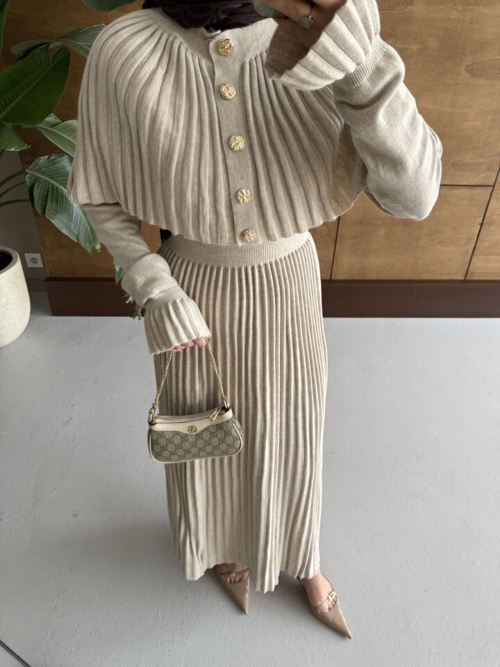 Pelerin Detaylı Triko Elbise Taş