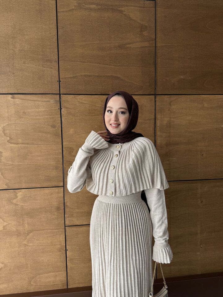 Pelerin Detaylı Triko Elbise Taş