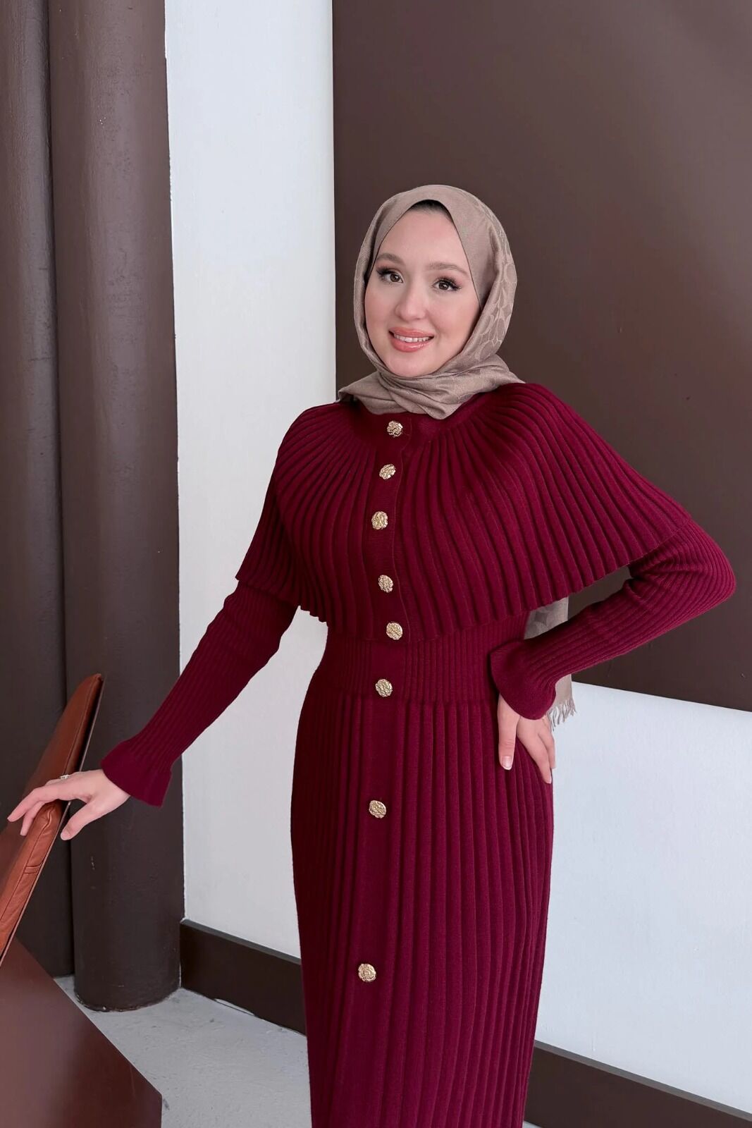 Düğme Detaylı Pelerinli Elbise Bordo