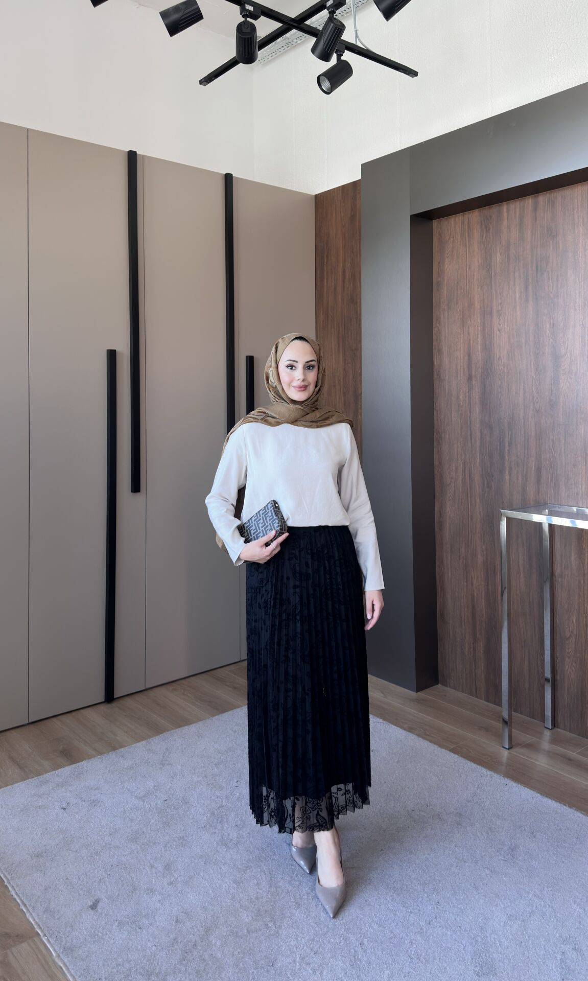 Düz Dantelli Etek Siyah