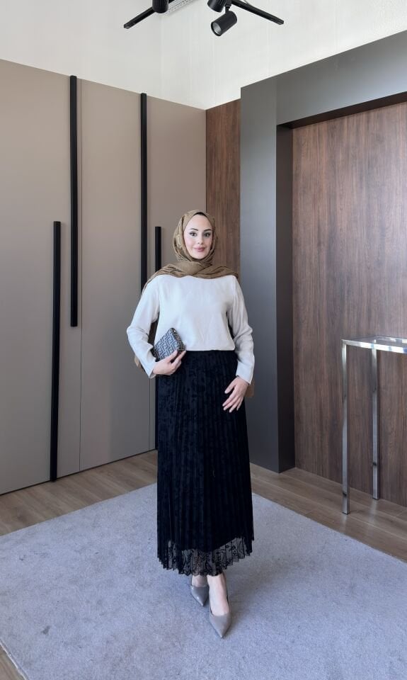 Düz Dantelli Etek Siyah