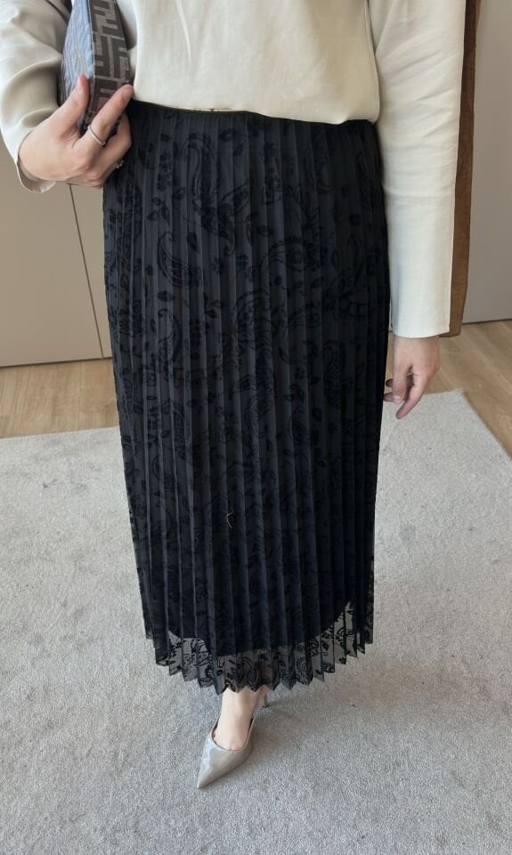 Düz Dantelli Etek Siyah